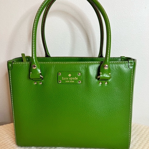 kate spade Handbags - 💚 Kate Spade New York solid leather tote